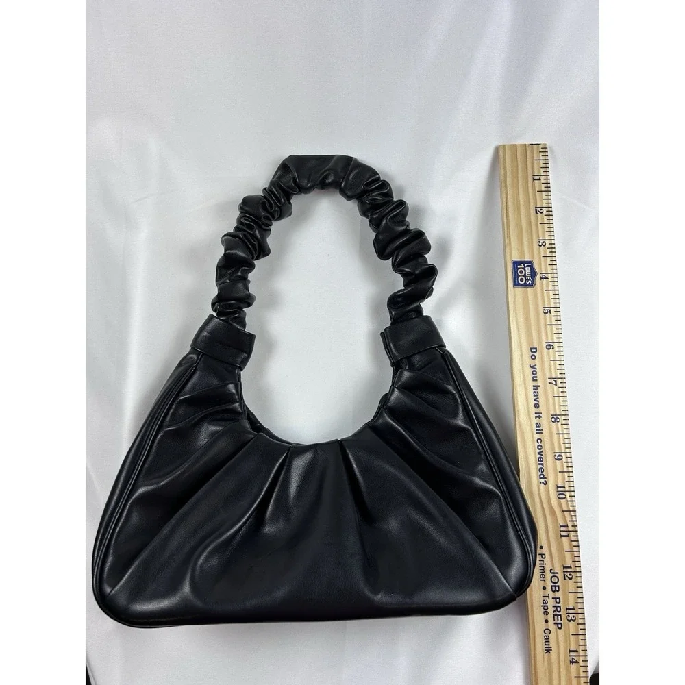 The Unbranded Brand black ruched